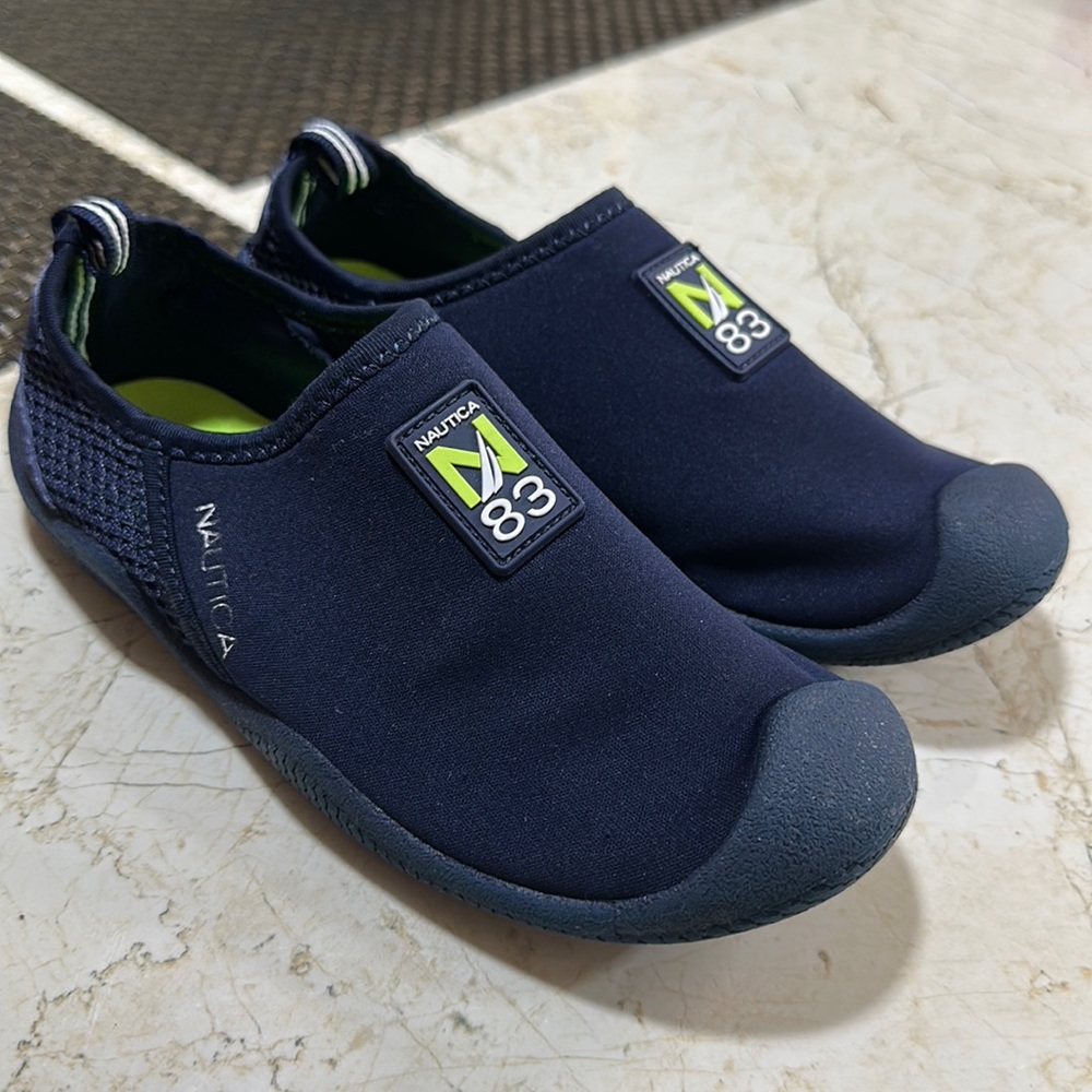 Náutica water shoes Size 3